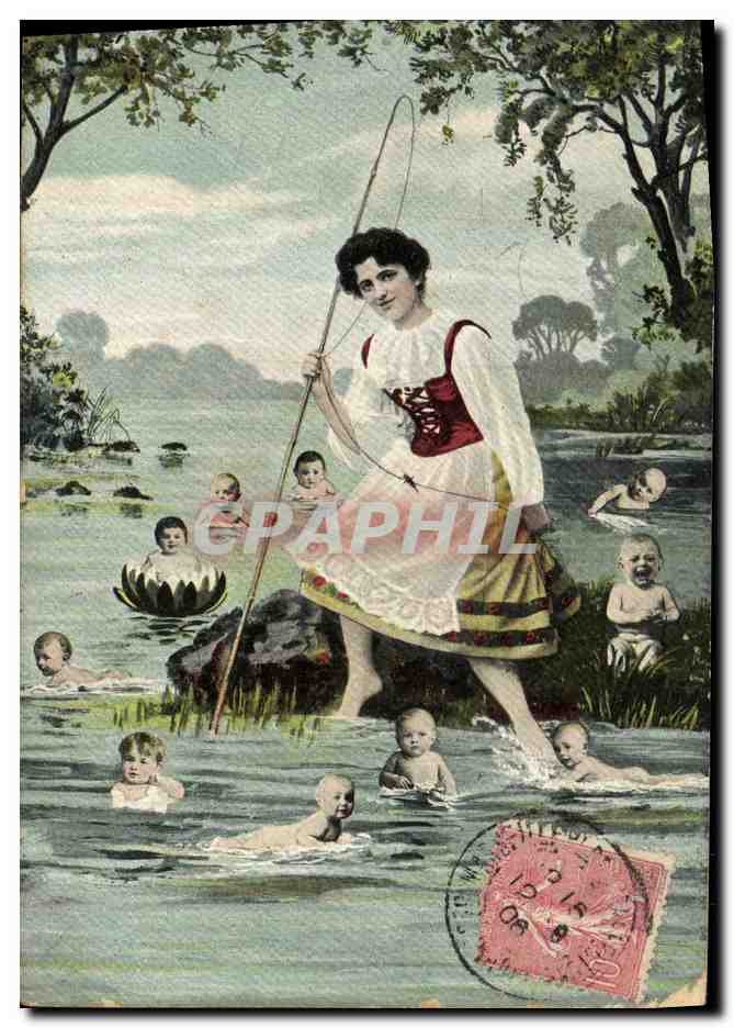 Femme en costume traditionnel entourée d'enfants dans un lac — éditeur non identifié, n° de série non visible