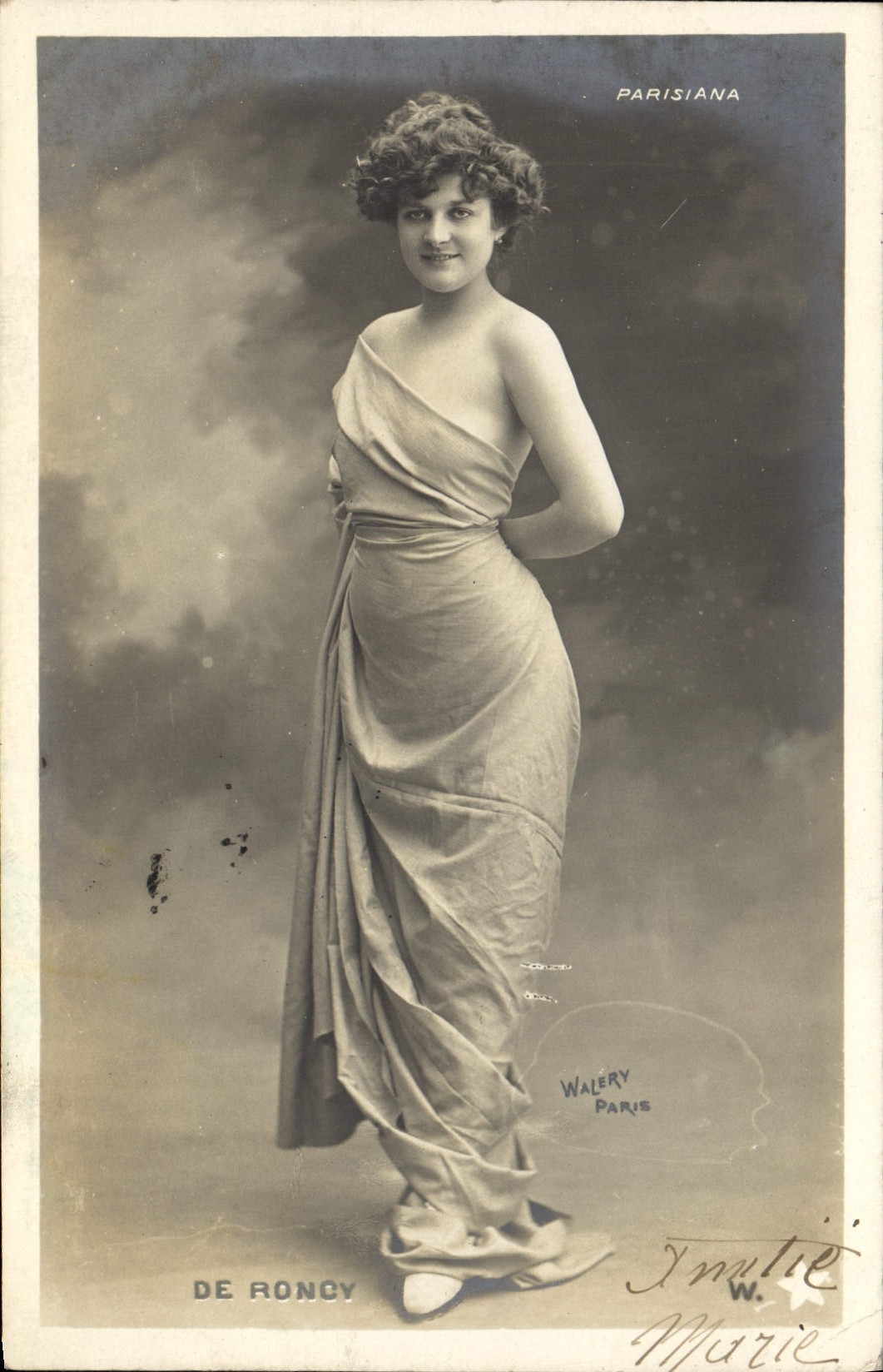 Marie De Roncy — Female portrait in draped dress — Parisiana, Walery Paris
