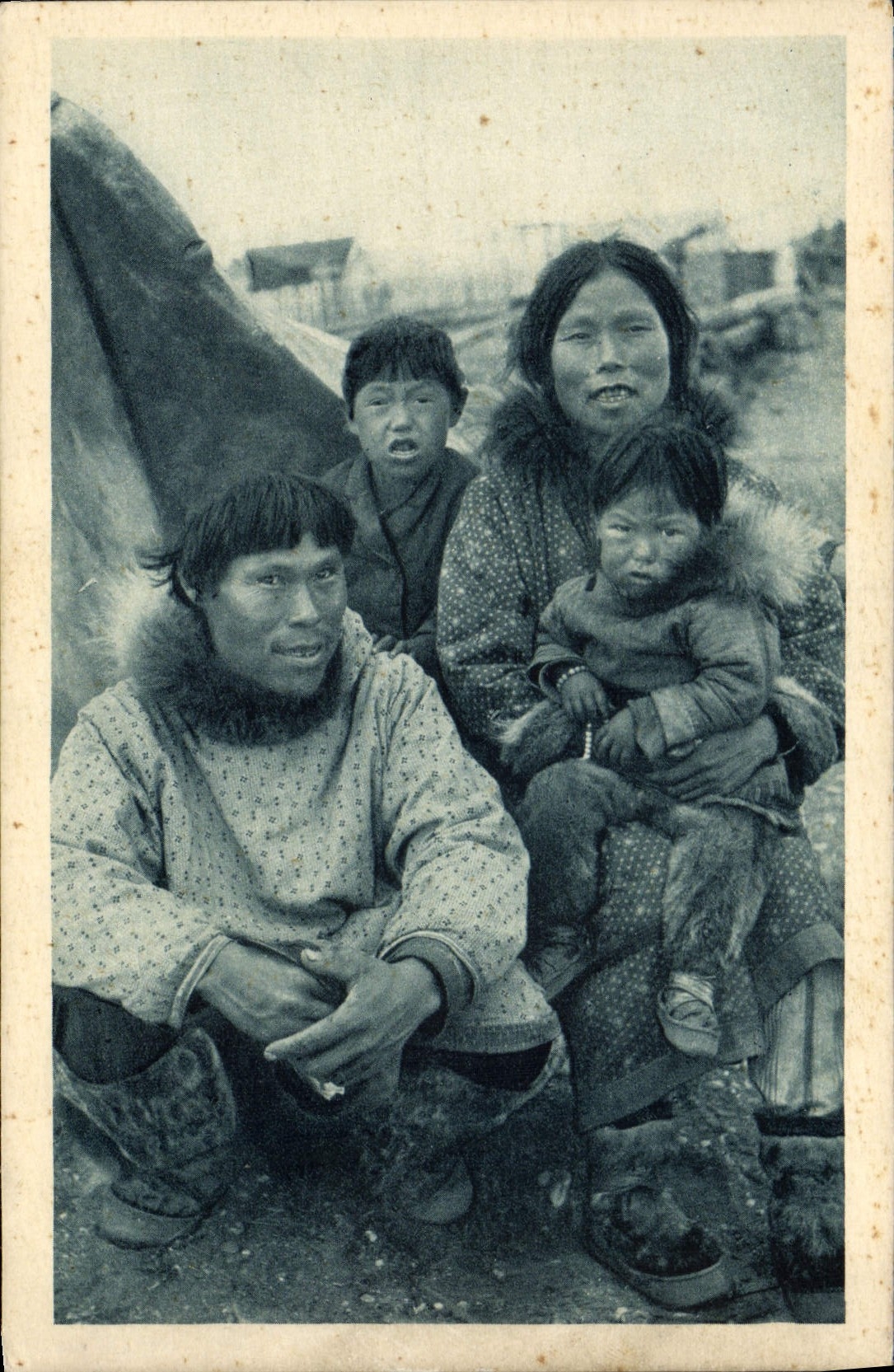 CPA Polaire Famille Esquimau Cercle Arctique Alaska