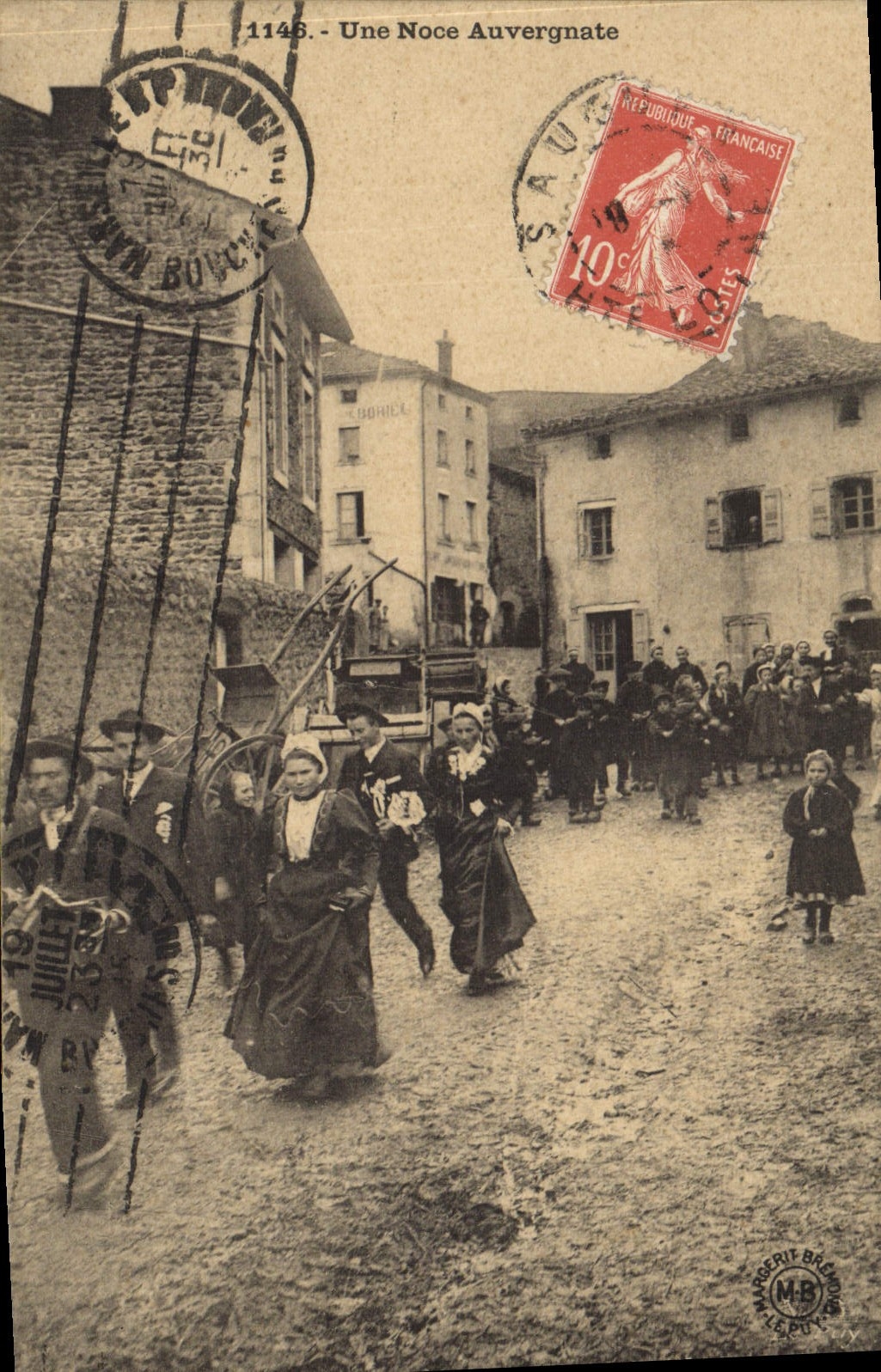 CPA Folklore Auvergne Une noce Auvergnate