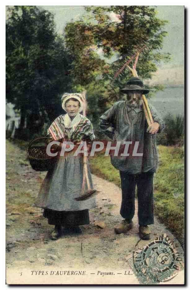 CPA Folklore Auvergne Paysans 