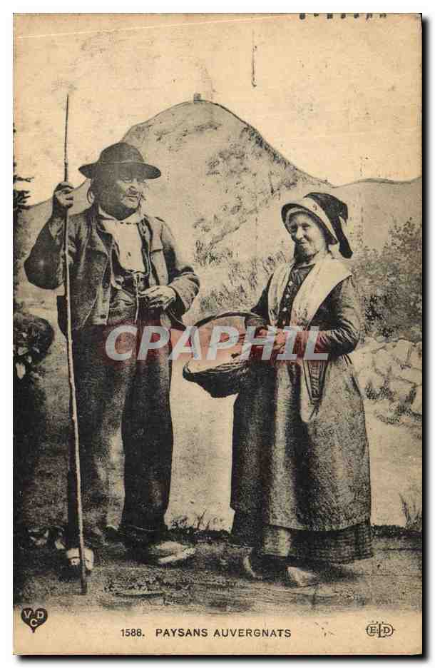 CPA Folklore Paysans Auvergnats