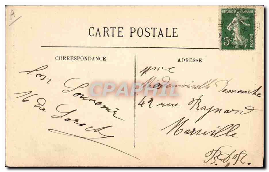 CPA Folklore Auvergne Visite a Grand Mere — Verso
