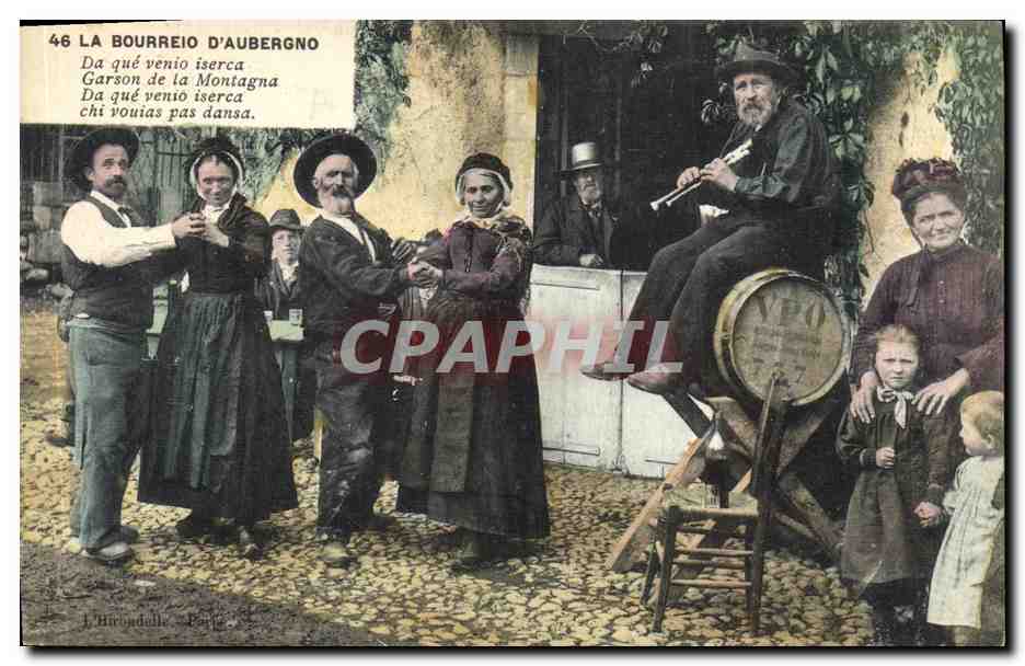 CPA Folklore Auvergne La bourree