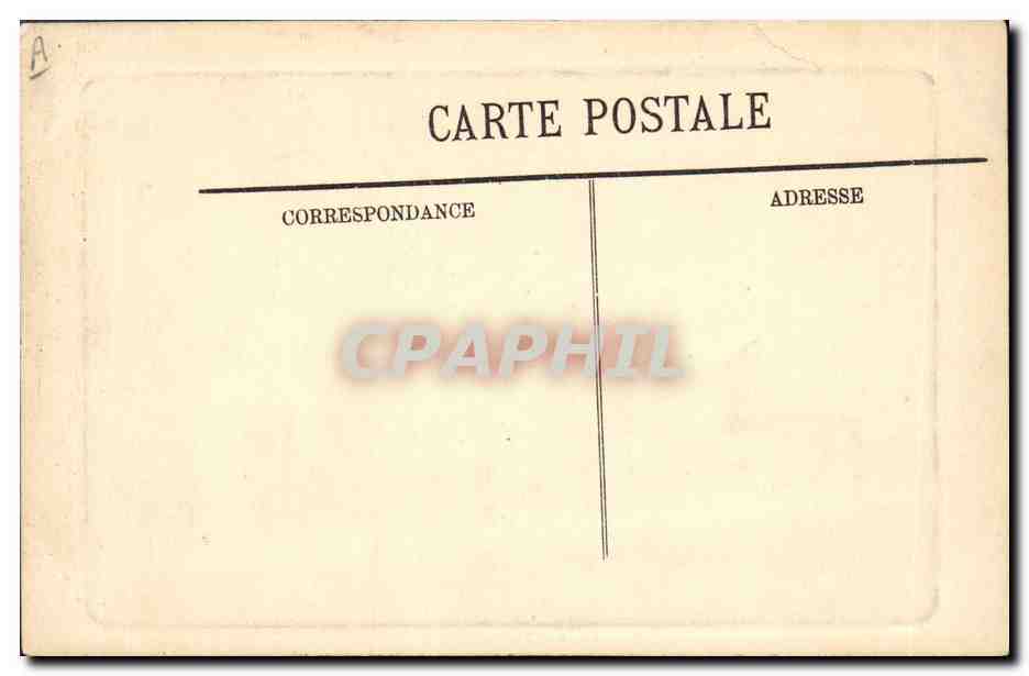 CPA Folklore Auvergne Une fileuse — Verso