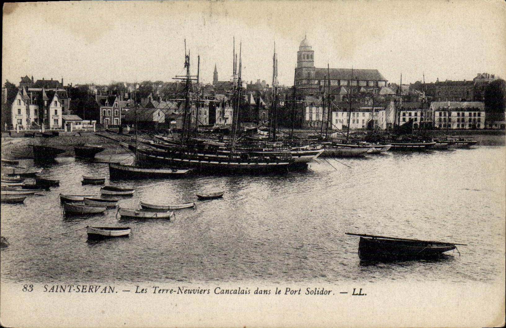 Saint-Servan — Les Terre-Neuviens Cancalais dans le Port Solidor — LL. n°83