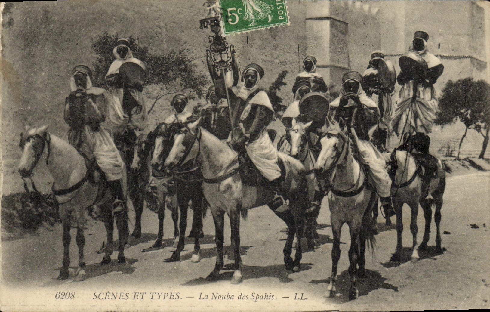 CPA Militaria La Nouba des Spahis 