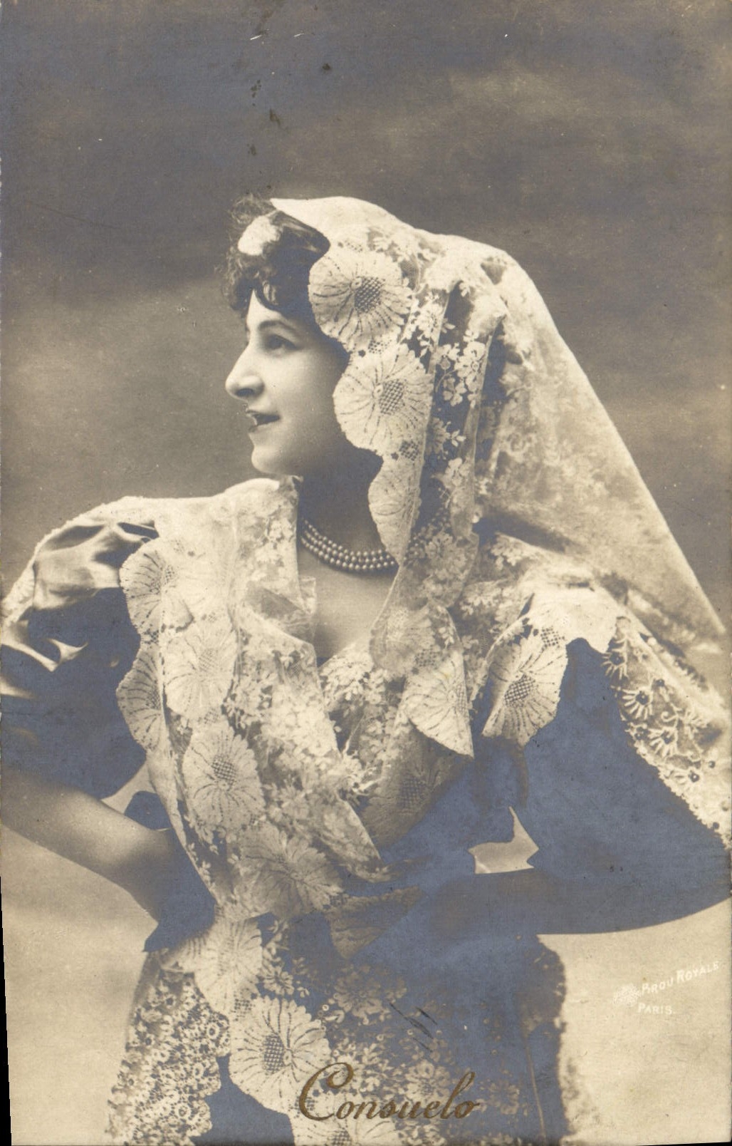 Femme en costume andalou — Consuelo — Atelier Prou Royales, Paris