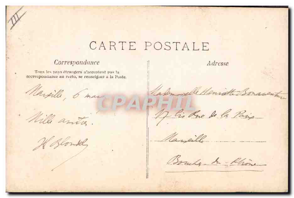 Jeune femme souriante — chapeau à plumes et nœud rose — D'Arcilly, A.N. Paris — Verso