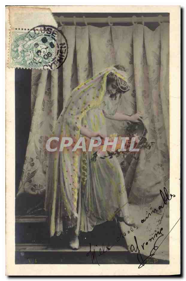 Femme en robe et voile — scène de théâtre — E.P. n° 14