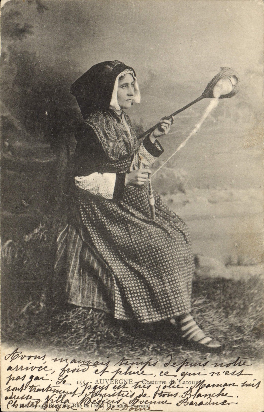 CPA Folklore Auvergne Costume de Latour