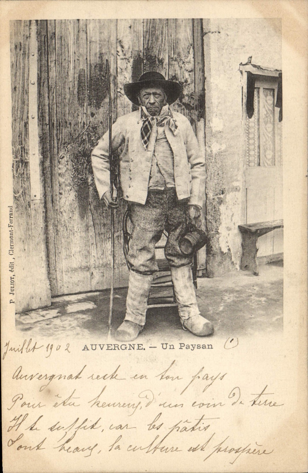 CPA Folklore Auvergne Un paysan