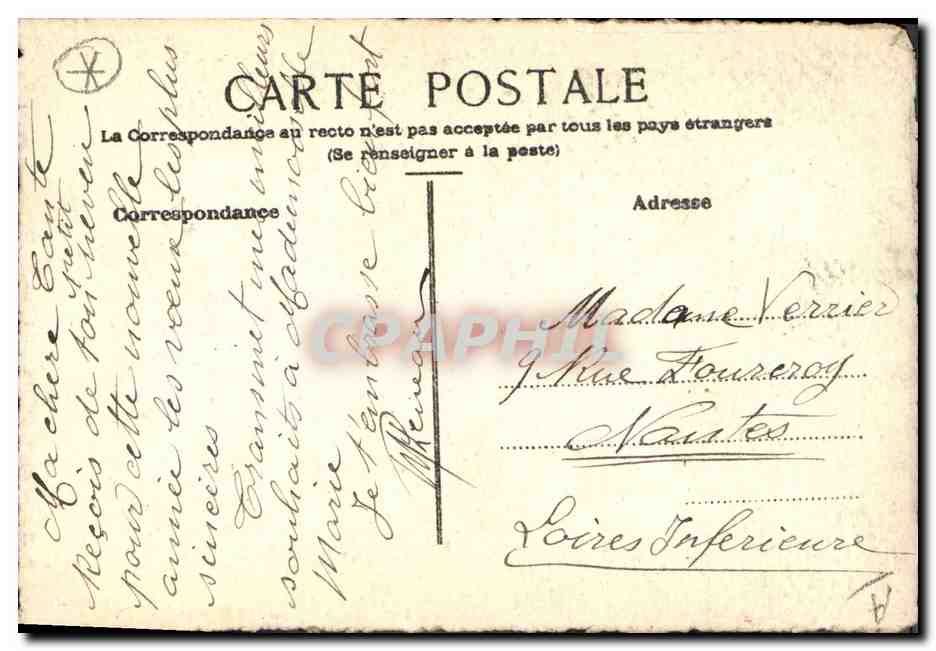 Femme en chapeau et panier — dessin de M. Perecar — éditeur non visible — Reverso