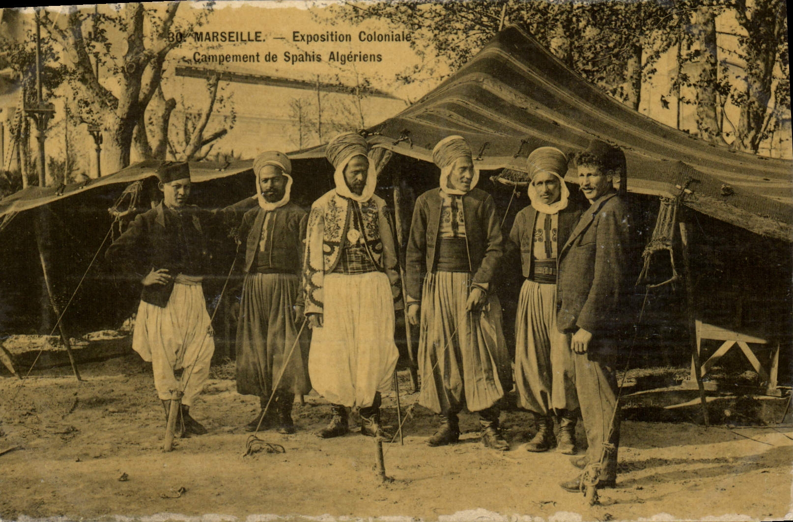 Marseille — Exposition Coloniale — Campement de Spahis Algériens