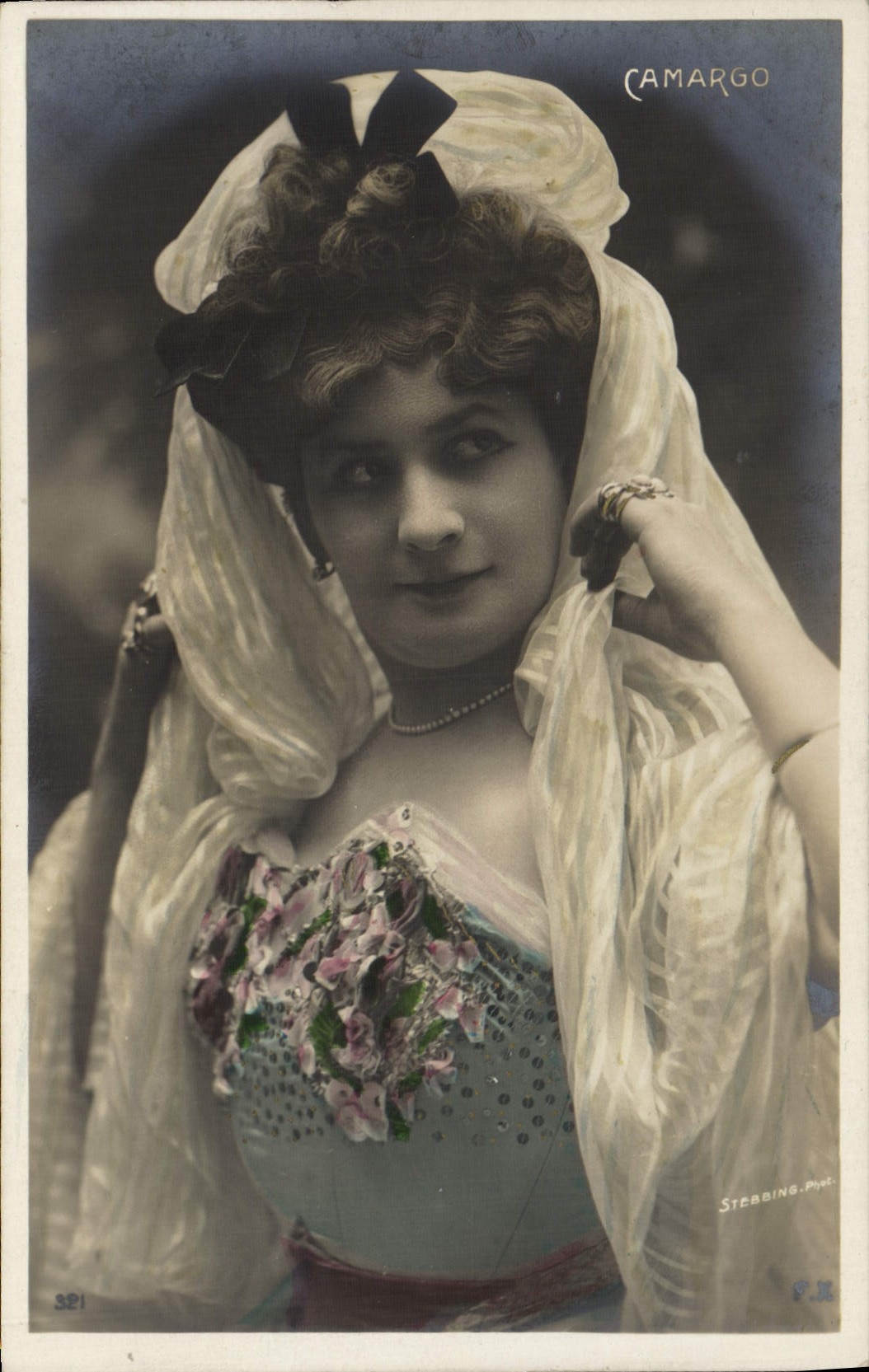 Femme en costume de scène — Camargo — Stebbing, Phot. P.X. n°321