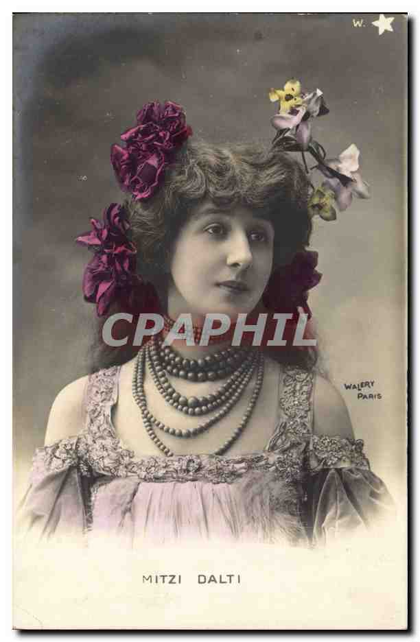 Mitzi Dalti — Portrait de la chanteuse — Walery Paris