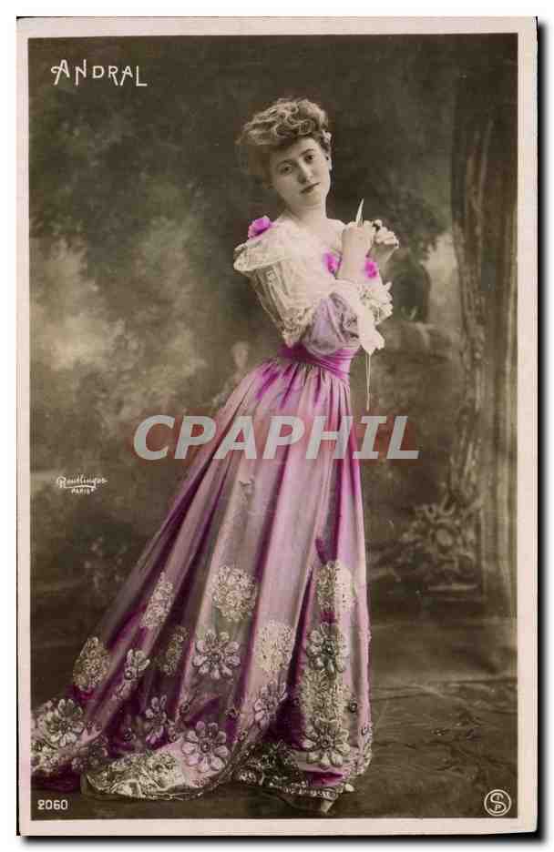 Femme en robe violette à motifs — Andral, Paris — n° 2060