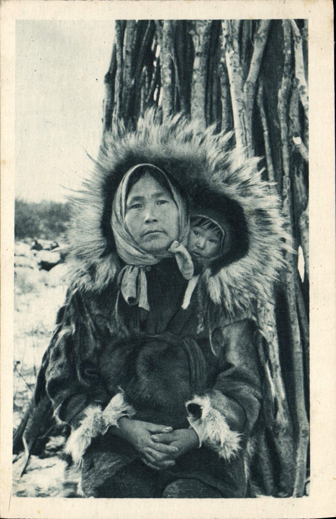 CPA Polaire Capuchon pour deux Cercle Arctique Alaska