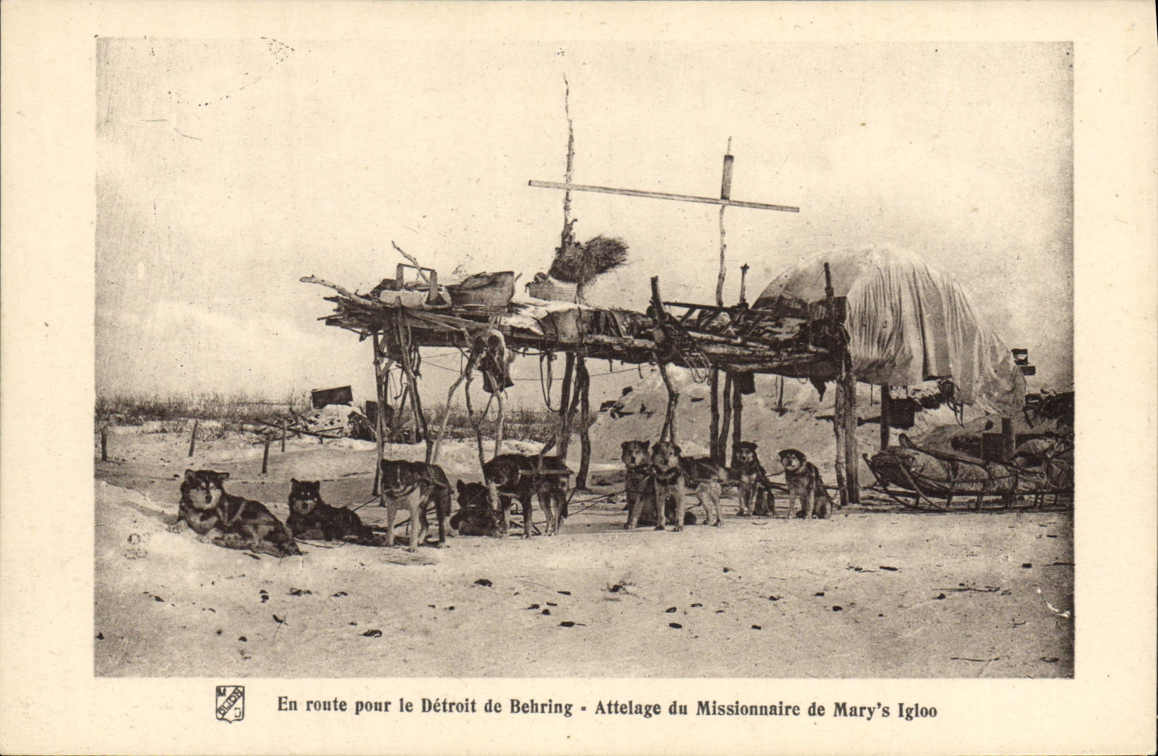 CPA Polaire En route pour le detroit de Behring Attelage du missionnaire de Mary's igloo Chiens Chien