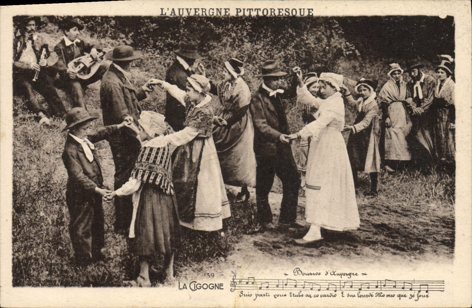CPA Folklore Auvergne Bourree