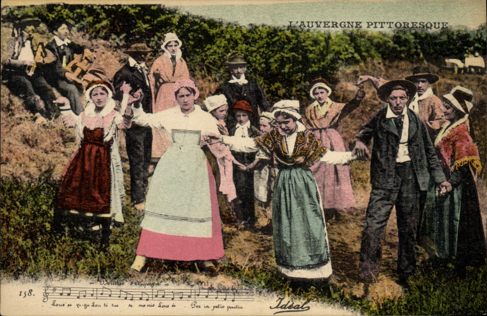 CPA Folklore Auvergne Bourree