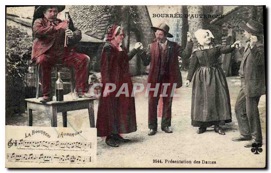 CPA Folklore Auvergne Bourree Presentation des Dames