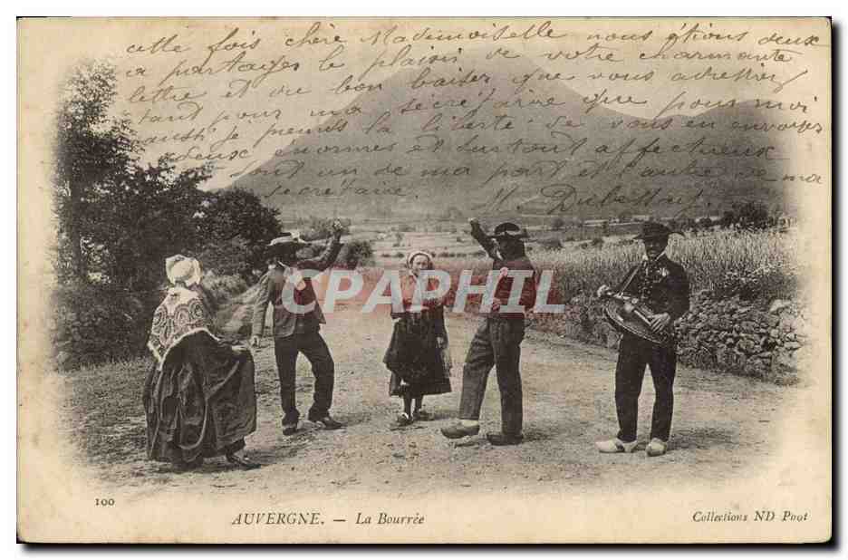 CPA Folklore Auvergne La Bourree