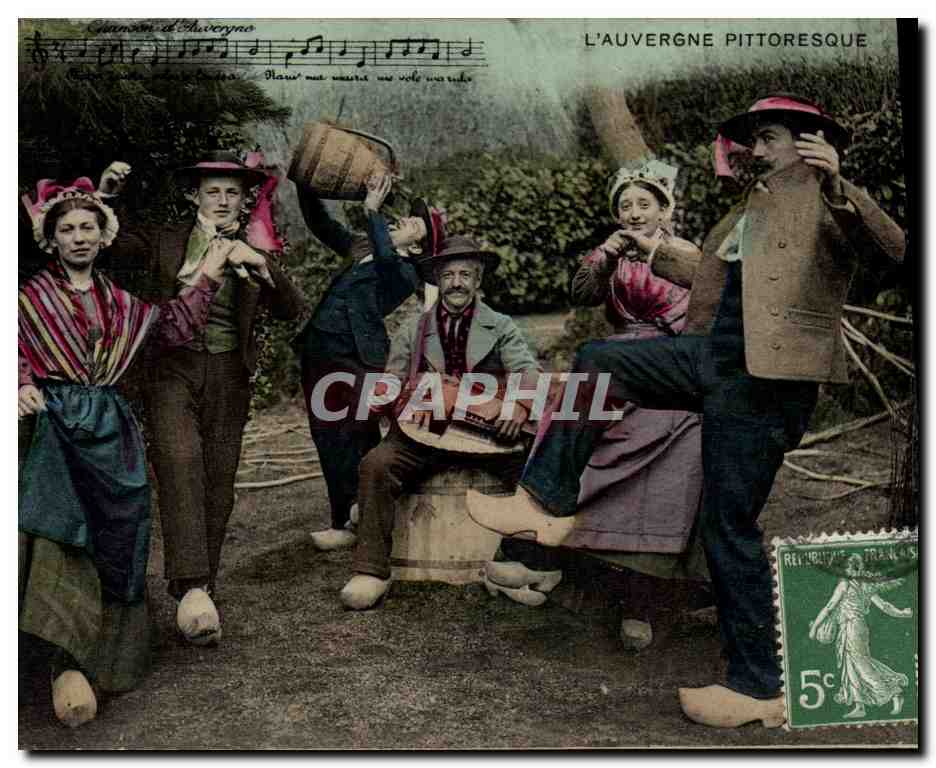 CPA Folklore Auvergne La bourree