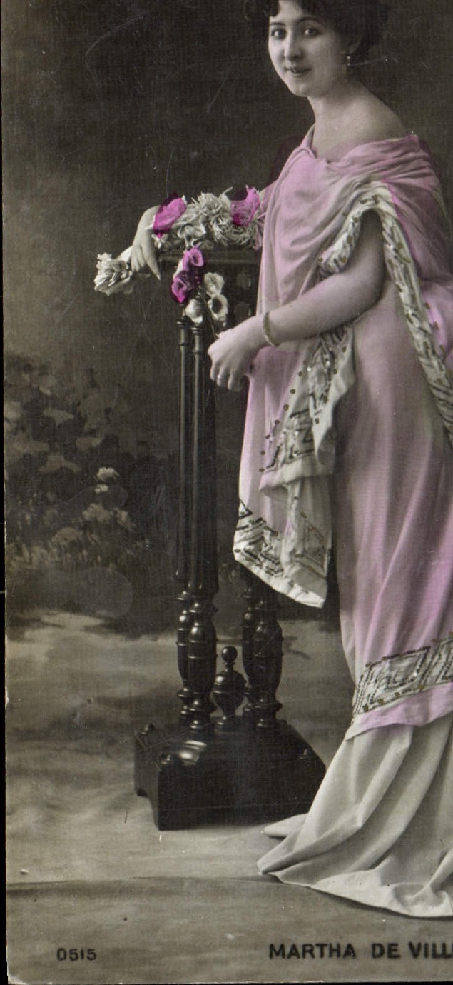 Martha de Villèle — Portrait féminin en robe rose — Éditeur : Martha de Villèle, n° 0515
