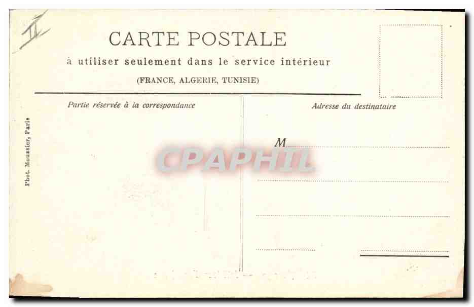CPA Folklore Auvergne Interieur d'une ferme Moutons — Verso