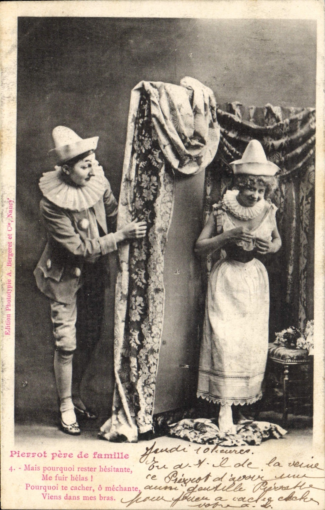 Pierrot père de famille — scène de théâtre — Edition Phototype A. Bergeret et Cie, Nancy