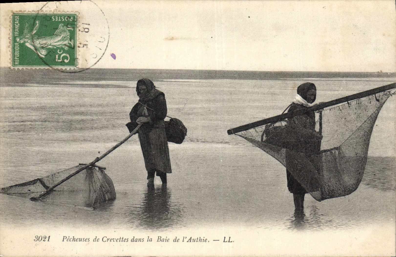 Pêcheuses de crevettes dans la Baie de l'Authie — LL. — 3021