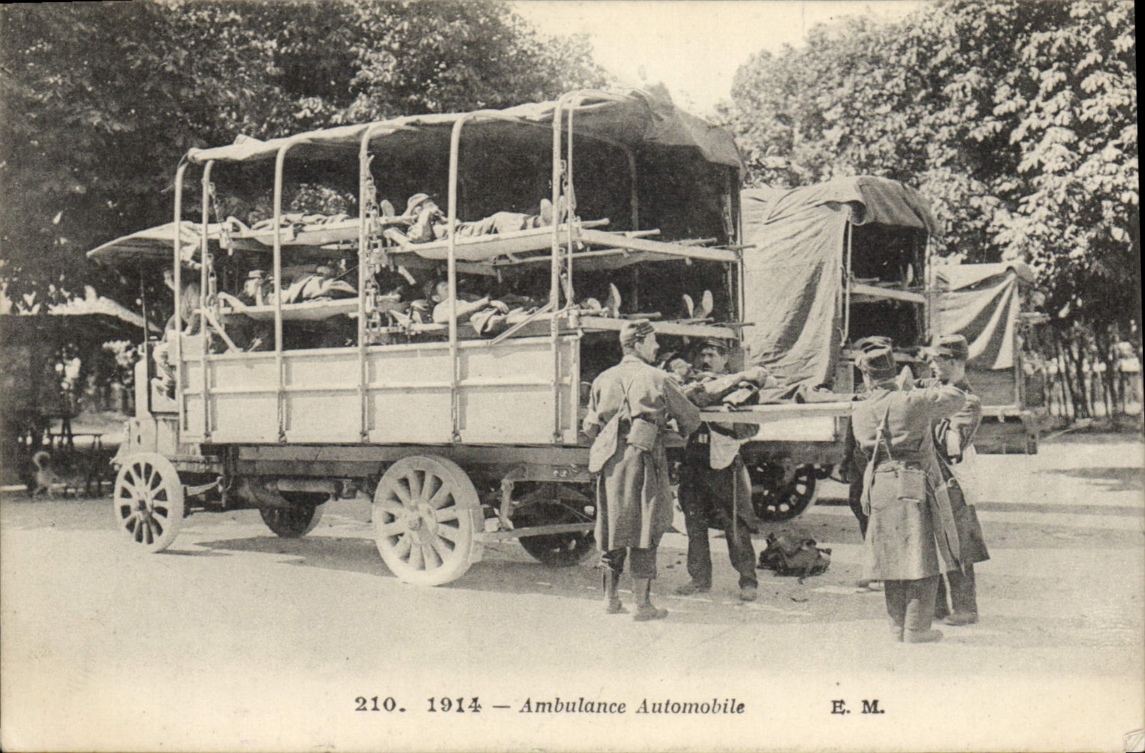 Ambulance Automobile — 1914 — E.M. n°210