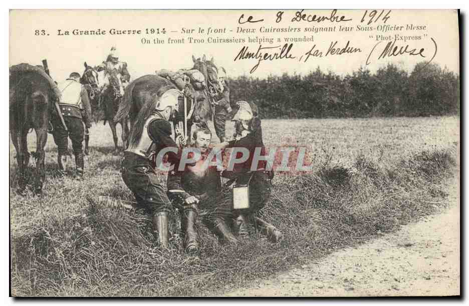 Deux Cuirassiers soignant leur Sous-Officier blessé — La Grande Guerre 1914 — Phot-Express (Mevze)