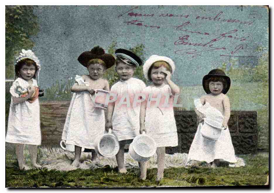 Cinque bambini in costume da bagno — editore non identificato, numero di serie non visibile