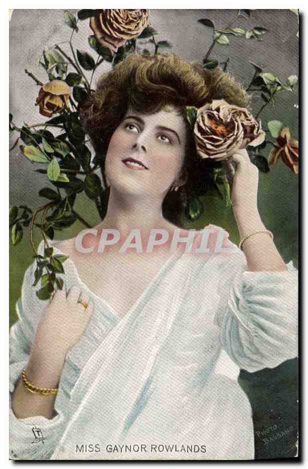 Miss Gaynor Rowlands — Portrait féminin avec roses — Photocrom, série V, éditeur Tuck & Sons, Berlin
