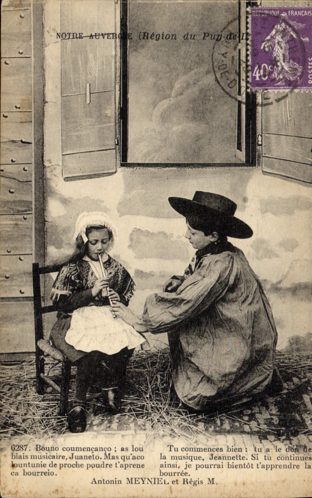 CPA Folklore Auvergne Enfants