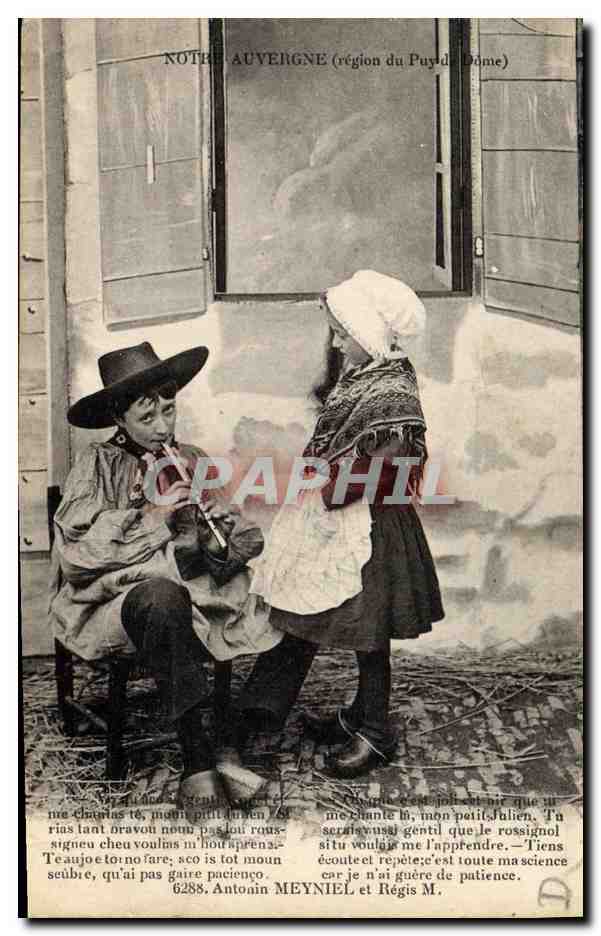 CPA Folklore Auvergne Enfants