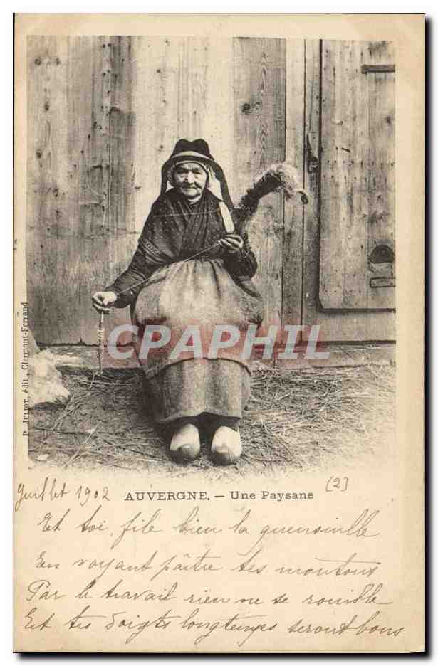 CPA Folklore Auvergne Une paysanne