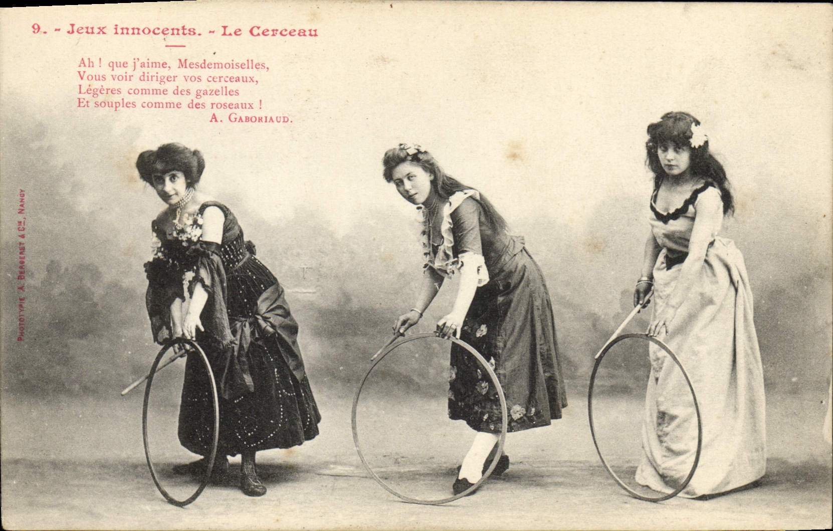 Jeux innocents. - Le Cerceau — Phototypie A. Béneret & Cie, Nancy, n°9