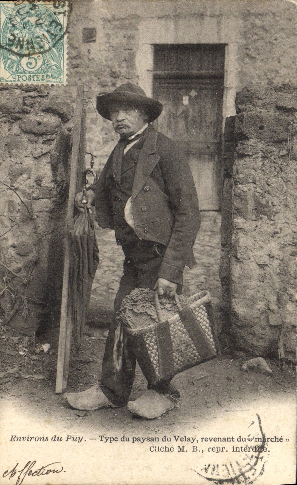 Environ du Puy — Type du paysan du Velay, revenant du « marché » — Cliché M. B., repr. interdite