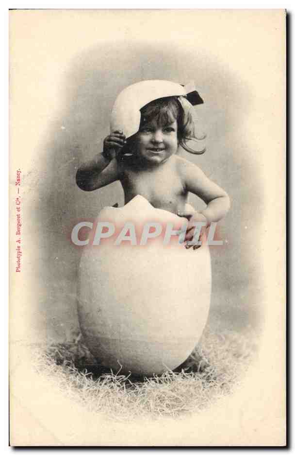 CPA Fantaisie Enfant Enfant oeuf