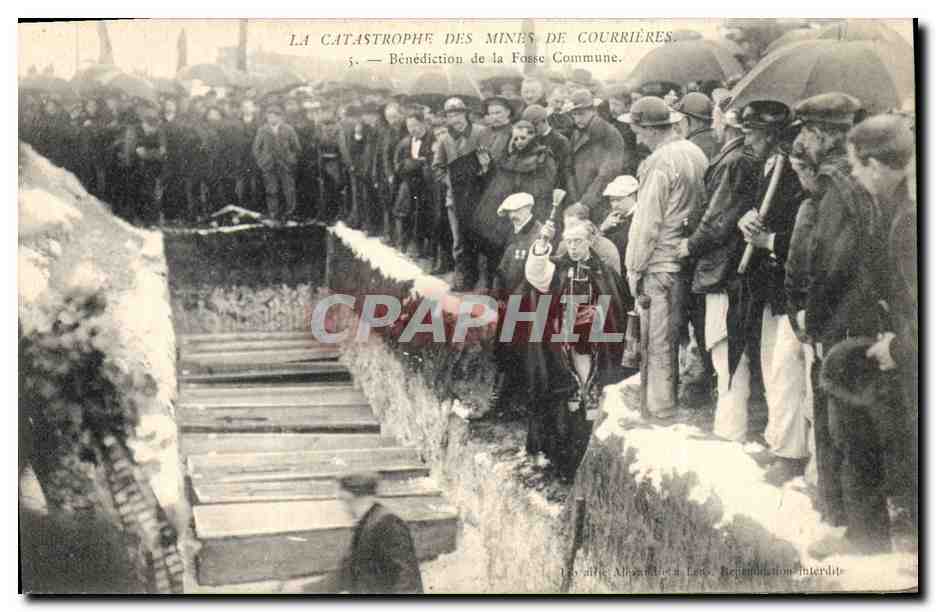 CPA Catastrophe des Mines de Courrieres Benediction de la Fosse Commune TOP 