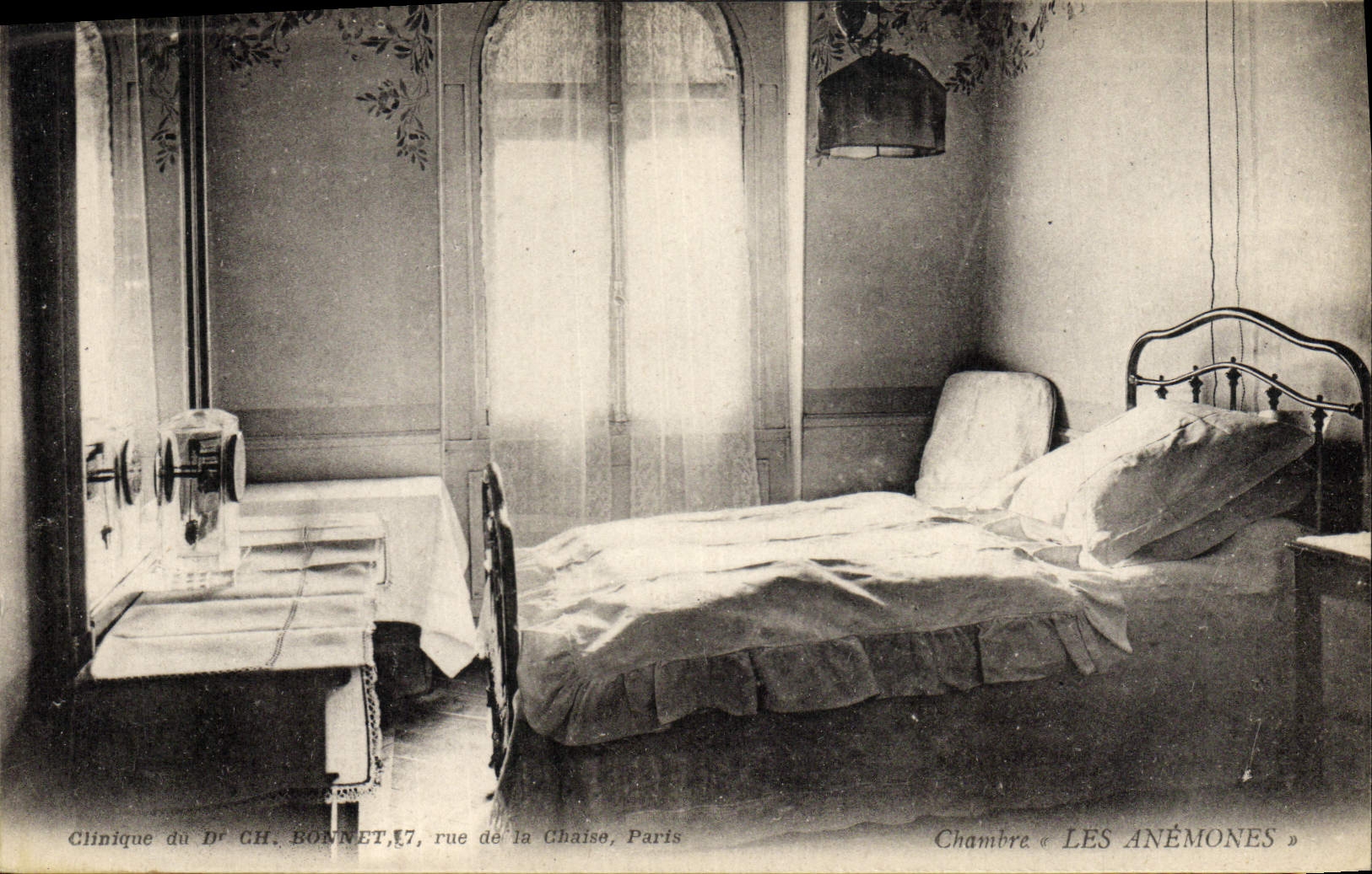 Chambre « LES ANÉMONES » — Clinique du Dr CH. BONNET, 17, rue de la Chaise, Paris