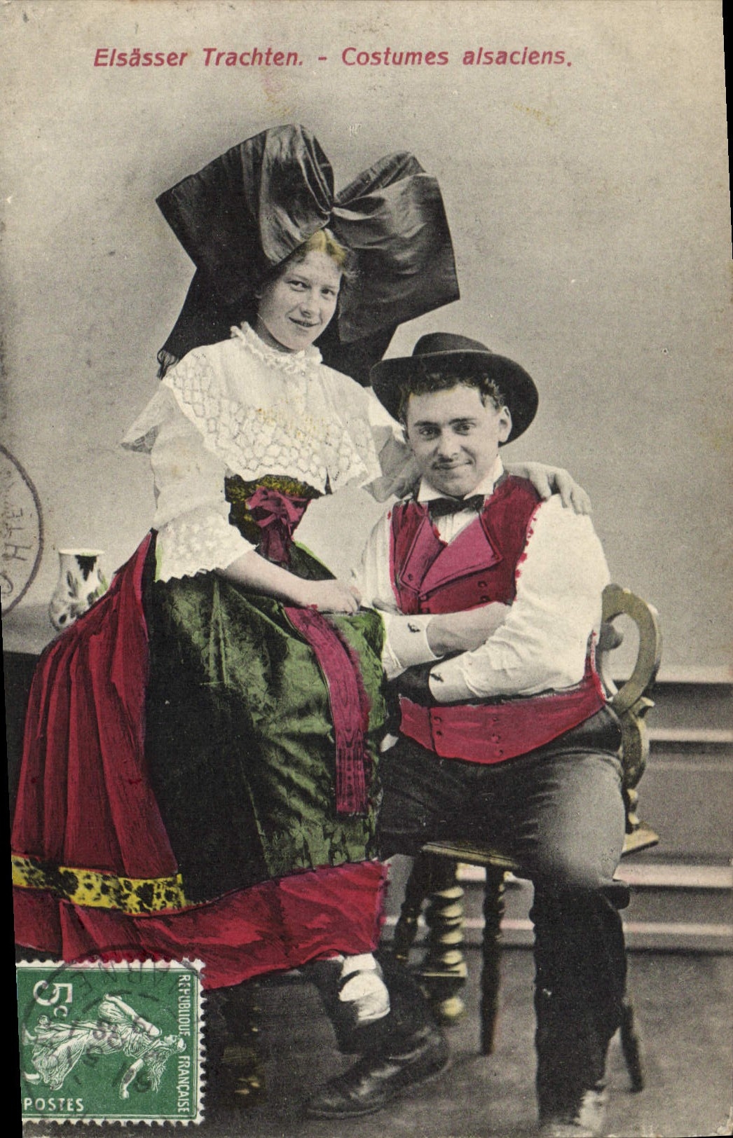 CPA Folklore Alsace Costumes alsaciens