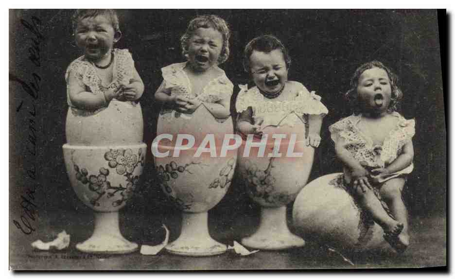 CPA Fantaisie Enfants Oeuf 