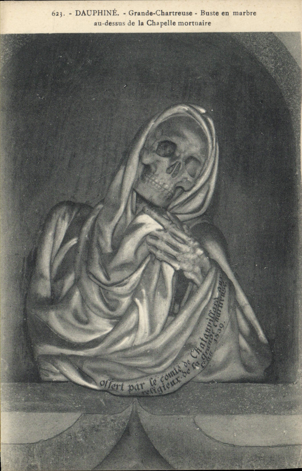 CPA Mort Dauphine Grande Chartreuse Buste en marbre au dessus de la chapelle mortuaire 