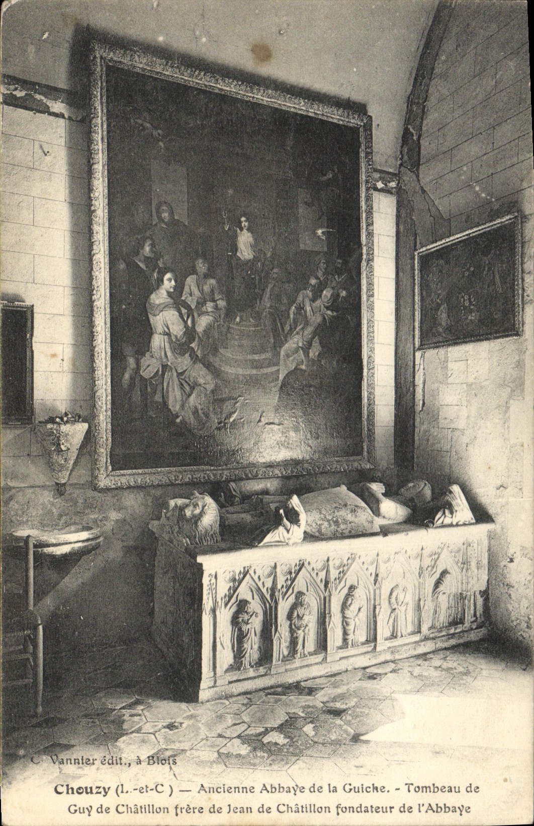 CPA Mort Chouzy Ancienne abbaye de la Guiche Tombeau de Guy de Chatillon frere de Jean de Chatillon 
