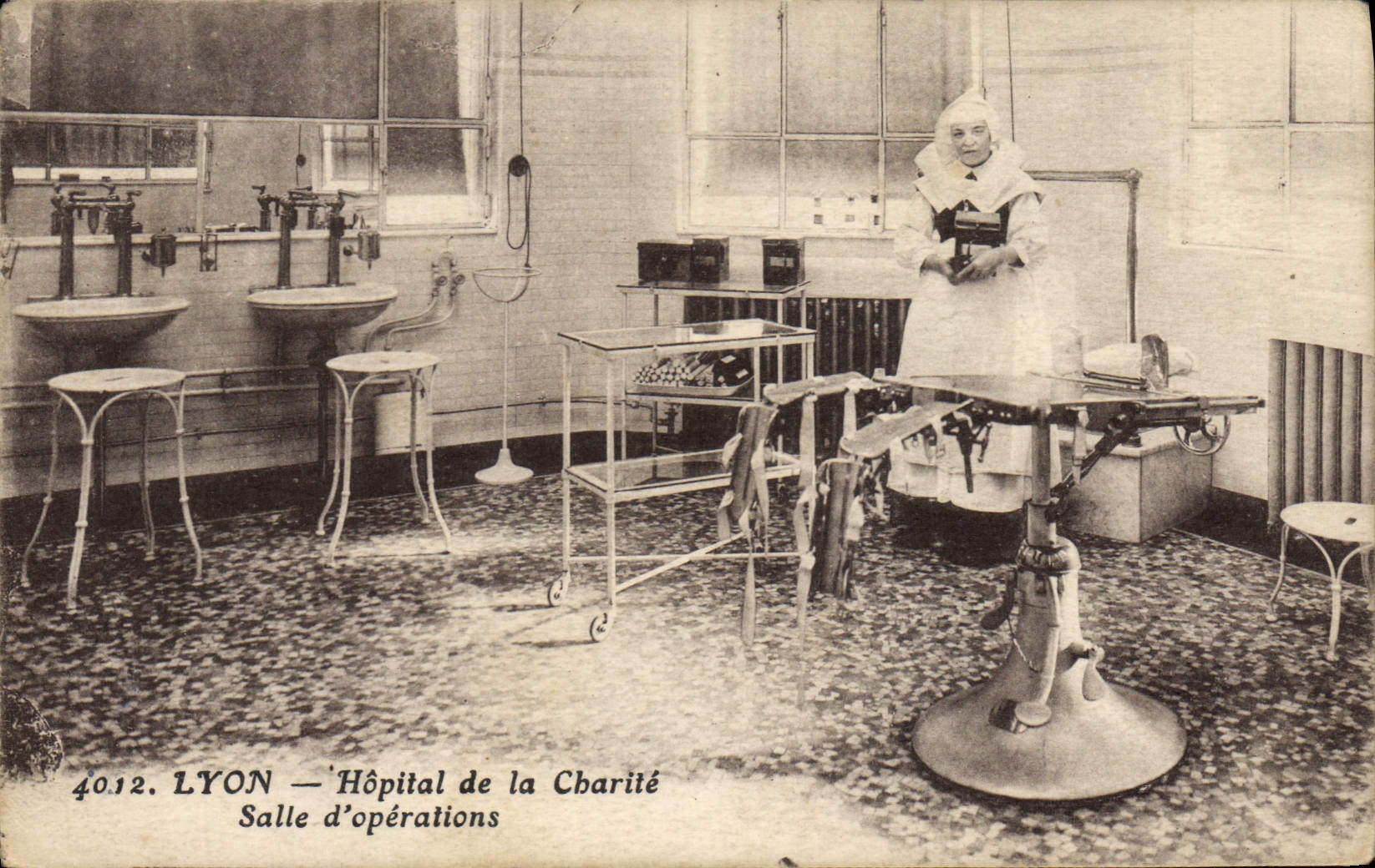 LYON — Krankenhaus der Charité — Operationsraum