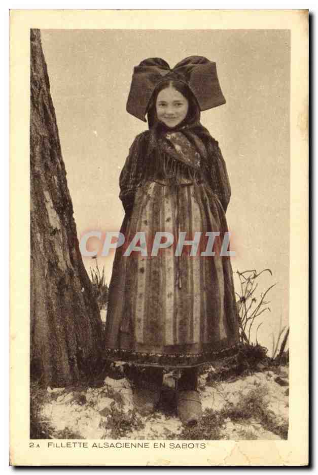 CPA Folklore Alsace Fillette Alsacienne en sabots
